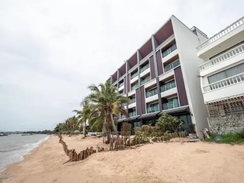 CAPITAL O 1088 Golden Dragon Beach Resort - Photo 1