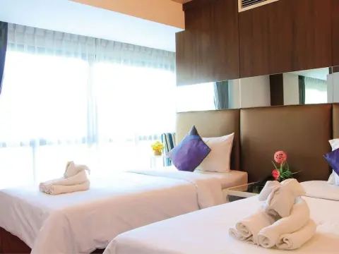CAPITAL O 1088 Golden Dragon Beach Resort - Photo 3