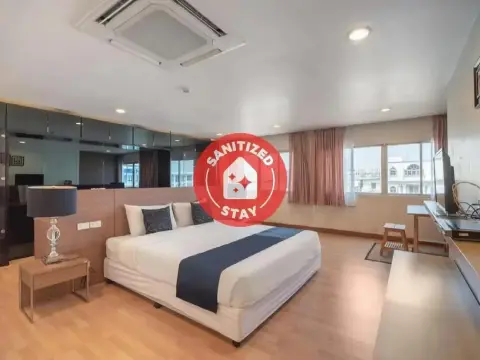 Capital O OYO 737 Beyond Suite Rama8 - Photo 2