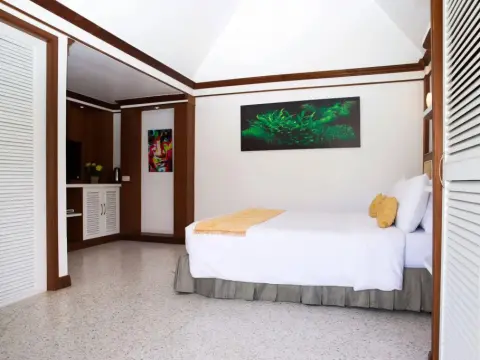 Castle Howchow Beach Resort Hotel - Photo 3