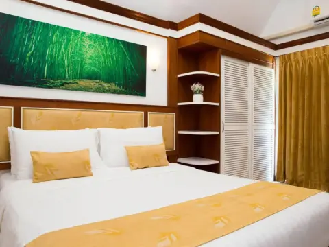 Castle Howchow Beach Resort Hotel - Photo 4