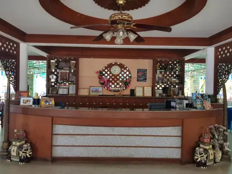 Castle Howchow Beach Resort Hotel - Photo 1