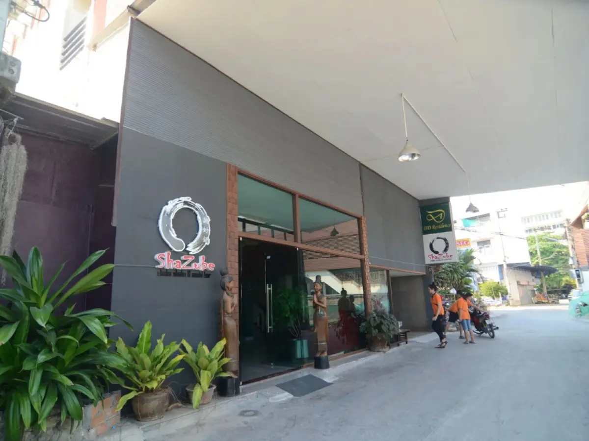 Centro CNX Hotel