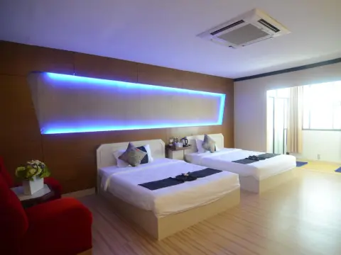 Centro CNX Hotel - Photo 4