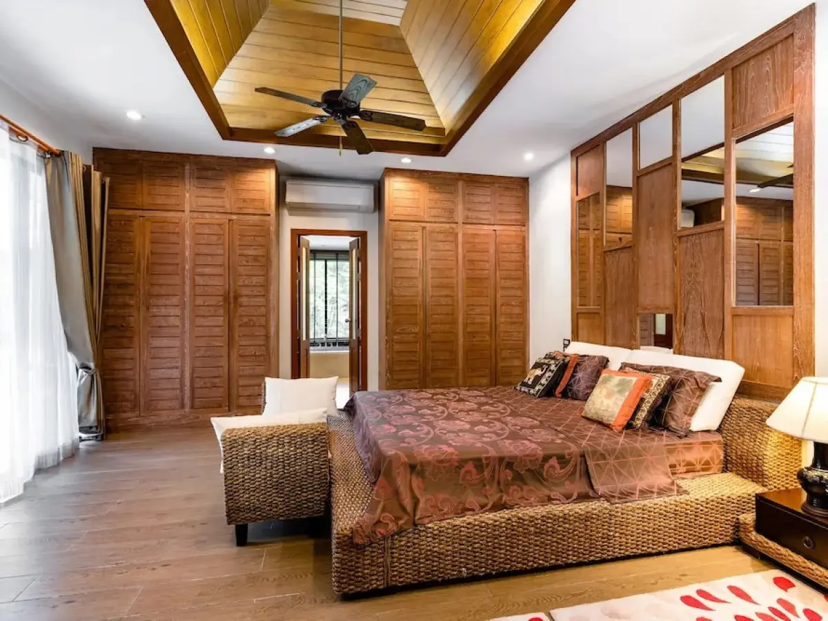 Champagne Pool Villa