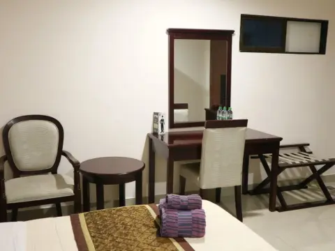 Chaplin Inn - Photo 3