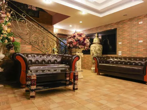 Chareeya PS - Photo 2