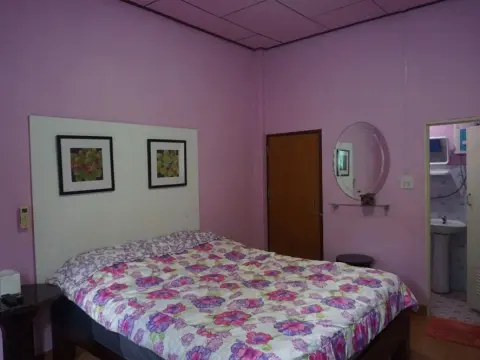 Cheewaporn Resort - Photo 2