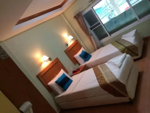 Chilli Hotel & Restaurant - Photo 2