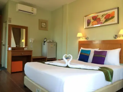 Chilli Hotel & Restaurant - Photo 3