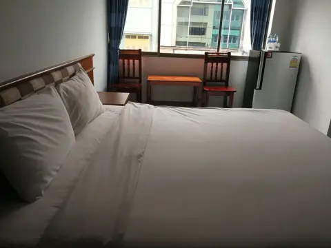 China Garden Hotel - Photo 2