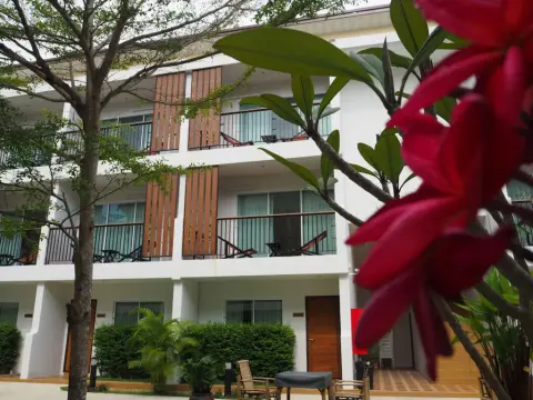 Crystal Lamai Hotel - Photo 1