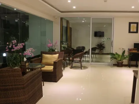 Crystal Lamai Hotel - Photo 2