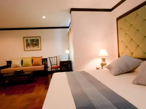 Cucumber Inn - Photo 2