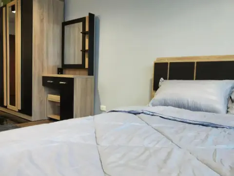 Deluxe at Popular Condo - Photo 2