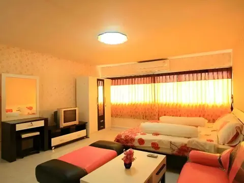 Deluxe at Popular Condo - Photo 4