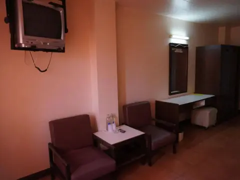 Eastern Hotel Chanthaburi - Photo 4