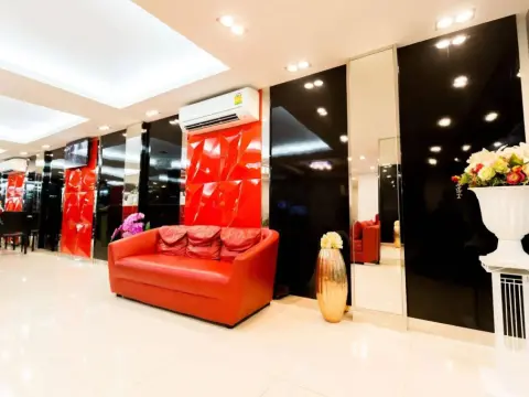 Euro Luxury Pavillion - Photo 2