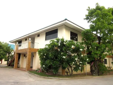 Fahproundfon Hotel - Photo 1