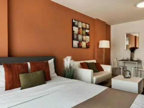 First Choice Suites By The Sea - Photo 4