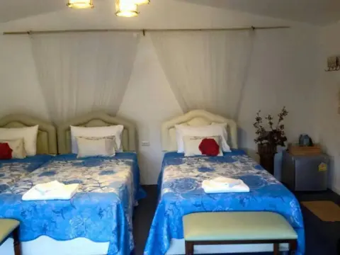 Flora Hill Resort - Photo 2