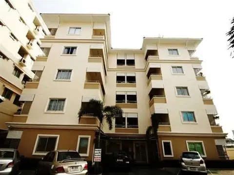 Golden Apartment - Photo 1