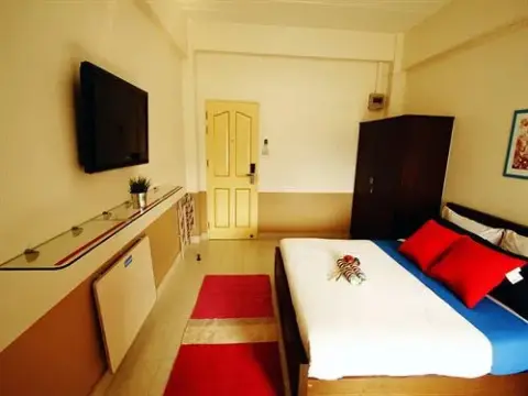 Golden Apartment - Photo 3