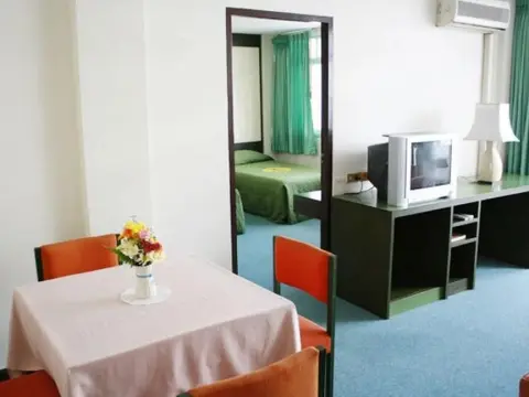 Golden Horse - Photo 3