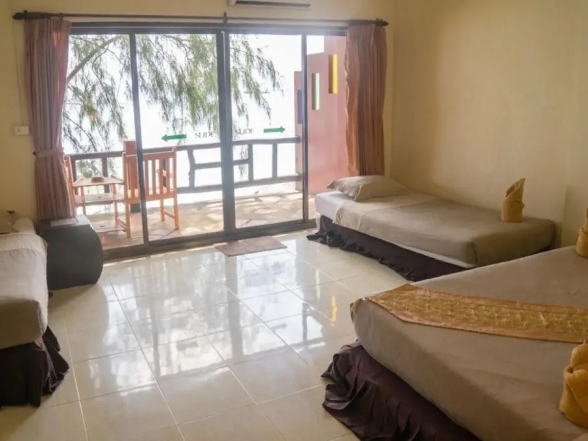 Goodtime Beach Hostel - Adults Only