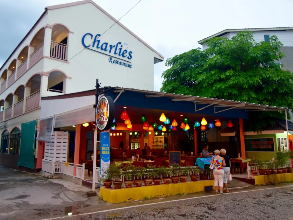 Sugar Inn Phuket Guest house