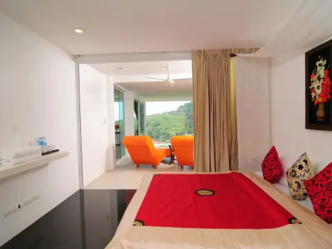 Grand Bleu Ocean View Pool Suite - Photo 1