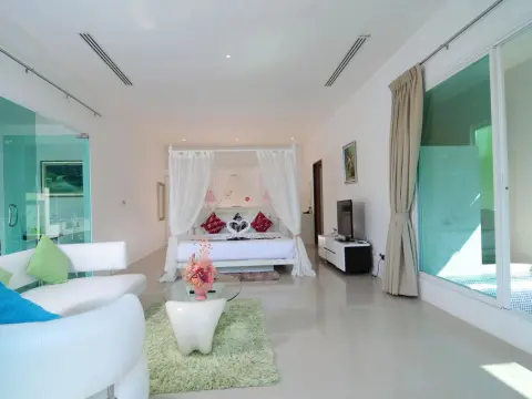 Grand Bleu Ocean View Pool Suite - Photo 4