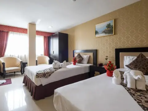 Grand Lucky Hotel - Photo 4