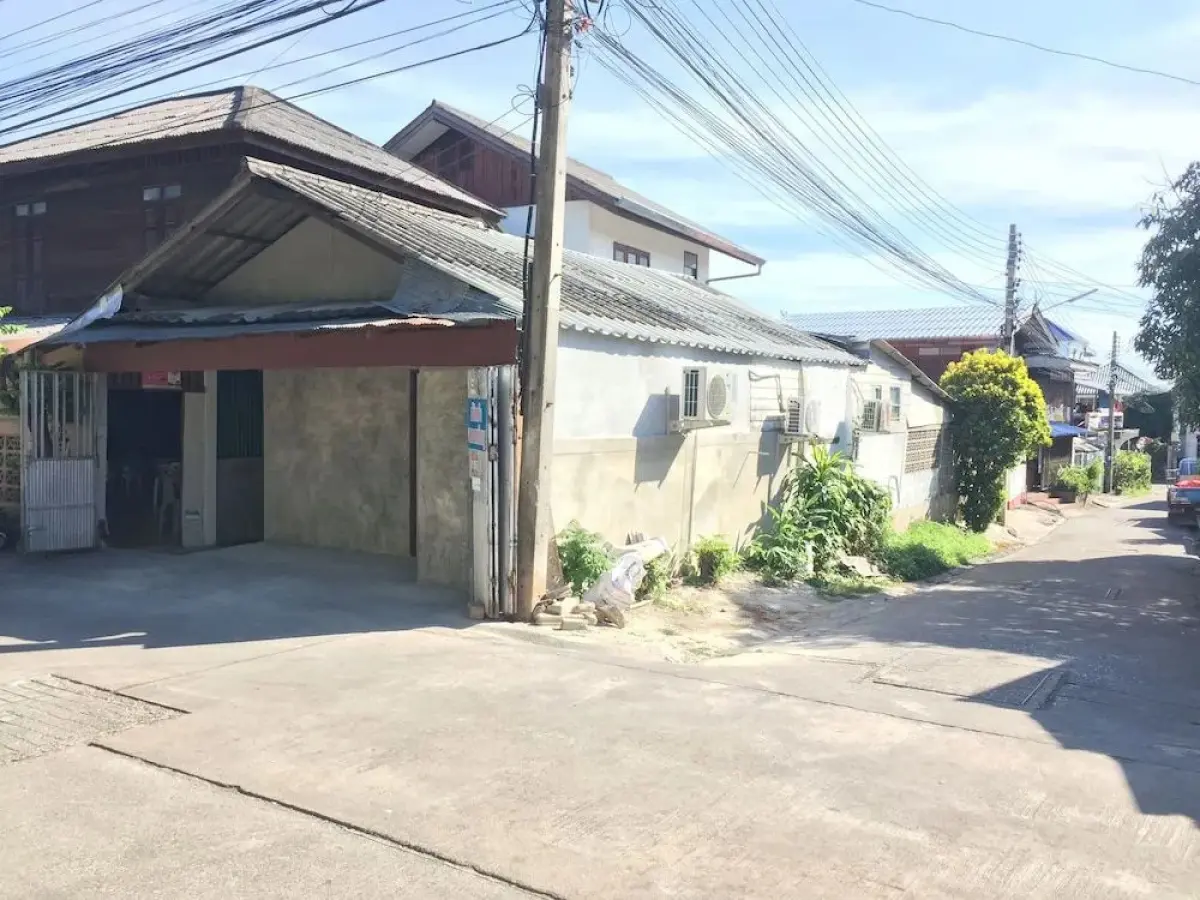 Grandmom At Phayao House