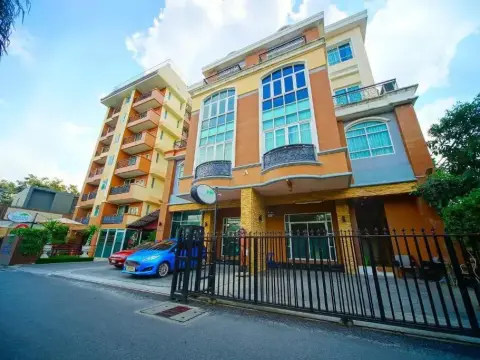 Greenview Ekkamai10 Suite - Photo 1