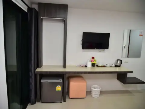 Happy Room Hotel - Photo 3