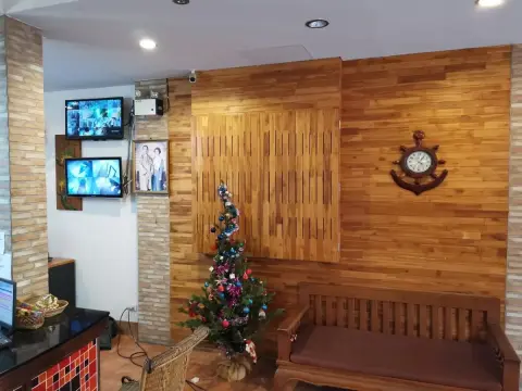 Harmony Inn - Photo 2