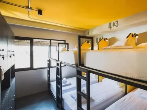 Hit Hostel in Town - Photo 2