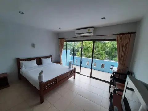 Holiday Guesthouse - Photo 3