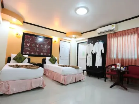 Home Pattaya Hotel - Photo 3
