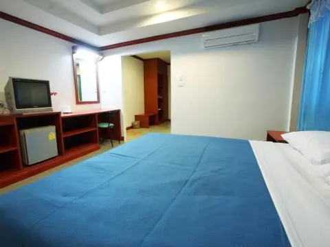 Homeland Resort - Photo 4