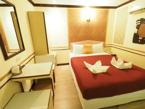 Honey House 1 - Photo 3