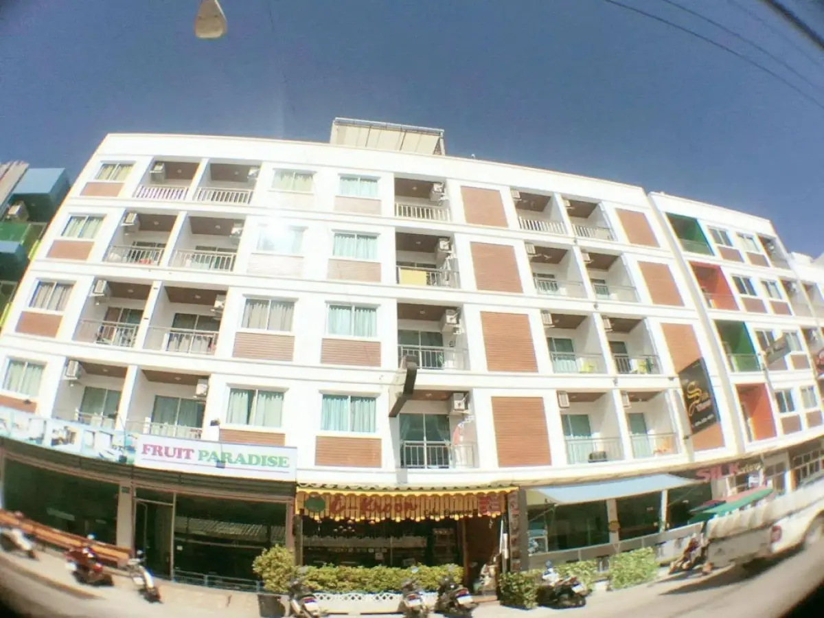 I-kroon Café & Hotel