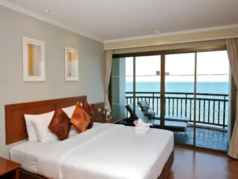 Imperial Hua Hin Beach Resort - фото 1