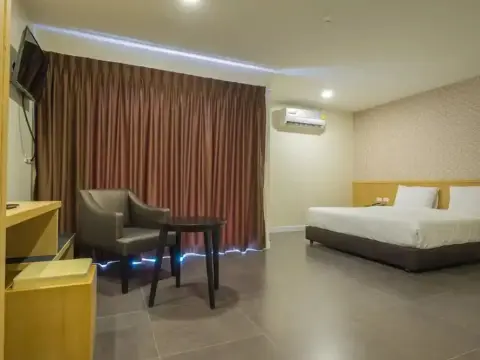 Innara Hotel - Photo 2