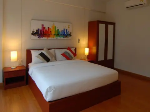 Jane's House - Photo 3