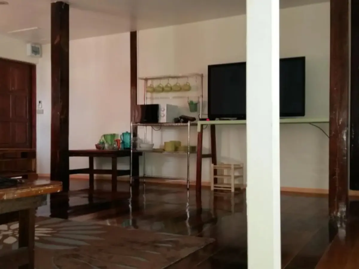 Jutharat Home