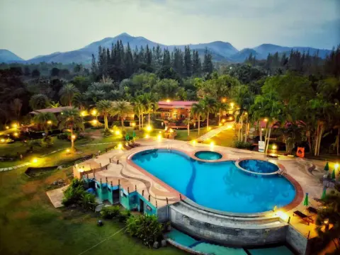 Kaengkrachan Boathouse Paradise Resort - Photo 3