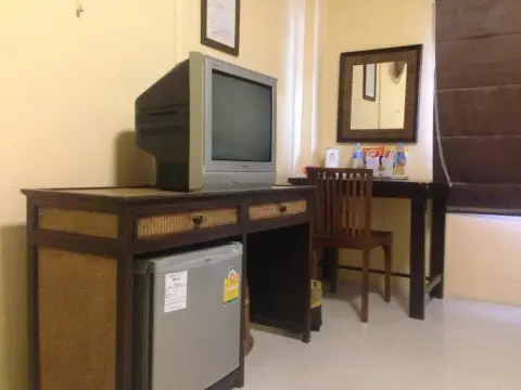 Kamala's Guesthouse - Photo 3