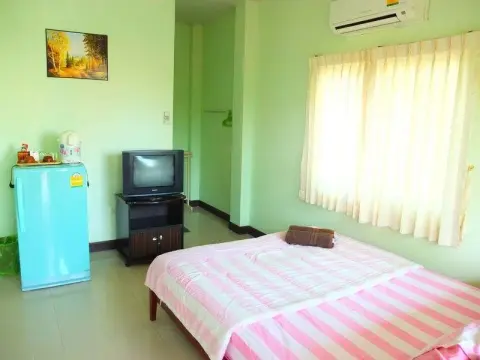 Kanjanaporn Resort at Kohlarn - Photo 3